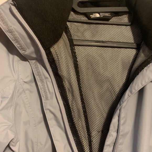 North Face Rain Coat with a Logo - Picture 7 of 16